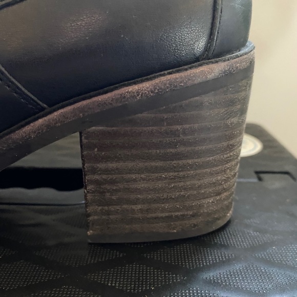 UGG Australia Black Leather Boots - Picture 6 of 13